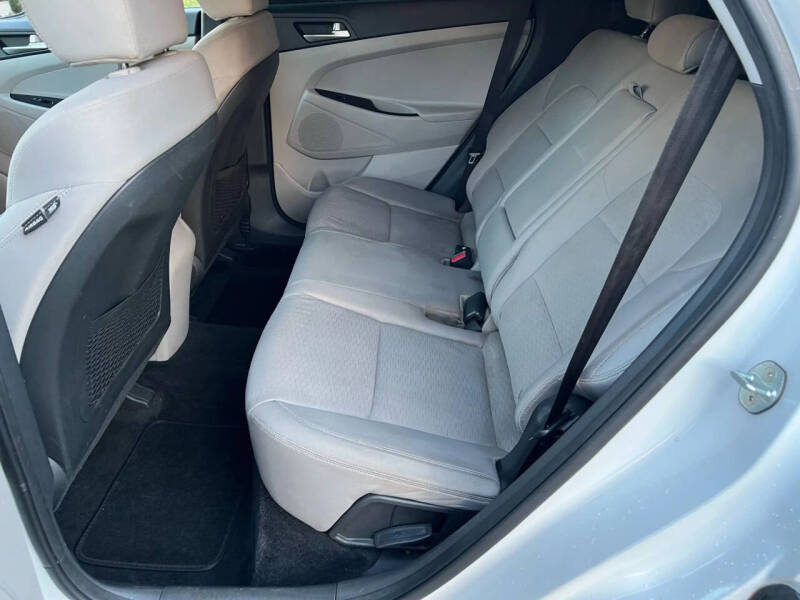 2020 Hyundai Tucson SE