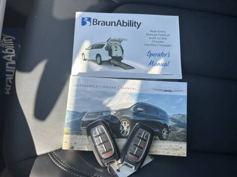 2023 Chrysler Pacifica Touring L