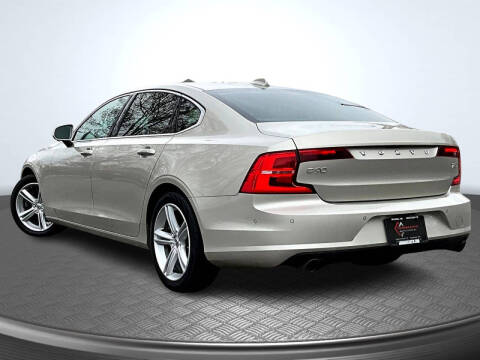 2018 Volvo S90 T5 Momentum