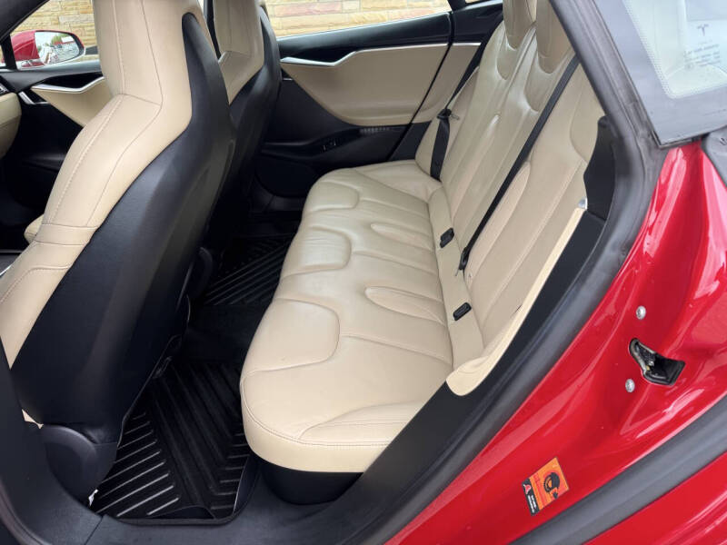2016 Tesla Model S P90D