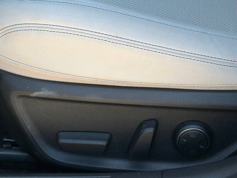 2025 Genesis G70