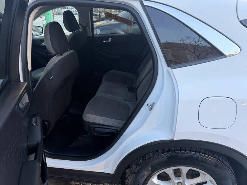 2020 Ford Escape SE