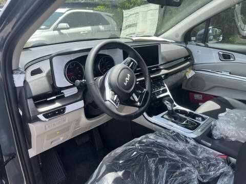 2024 Kia Carnival EX