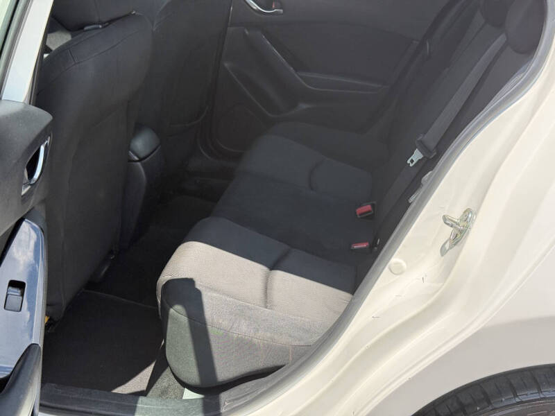 2018 Mazda MAZDA3 Sport