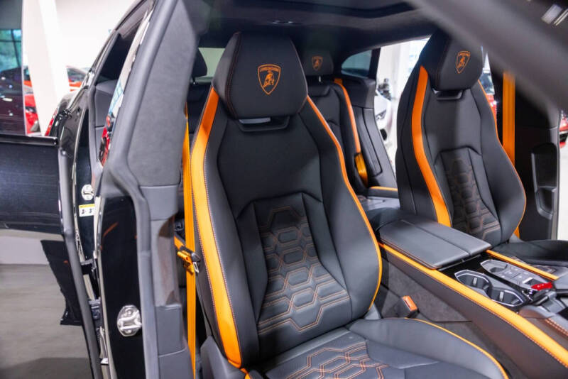 2025 Lamborghini Urus SE
