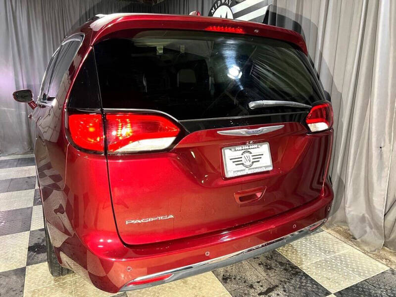 2017 Chrysler Pacifica Touring-L Plus