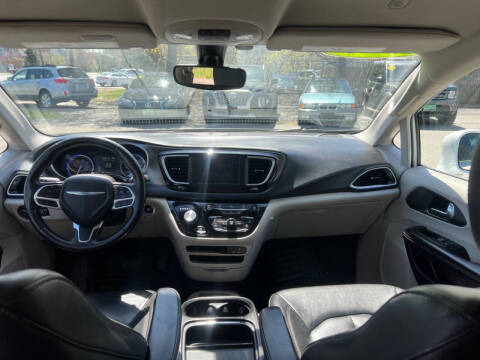 2020 Chrysler Pacifica Touring L