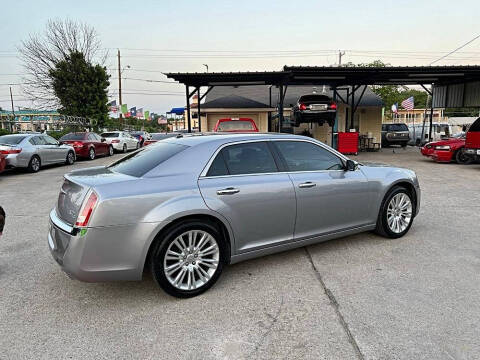 2011 Chrysler 300 C