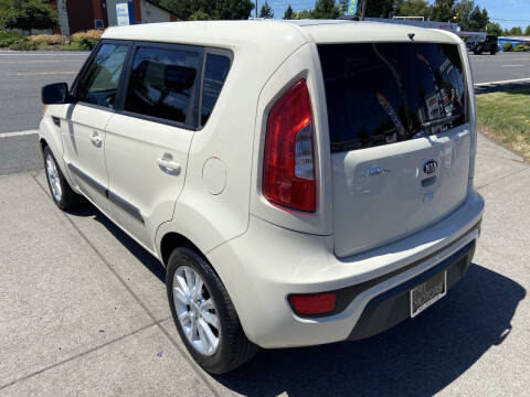 2013 Kia Soul +