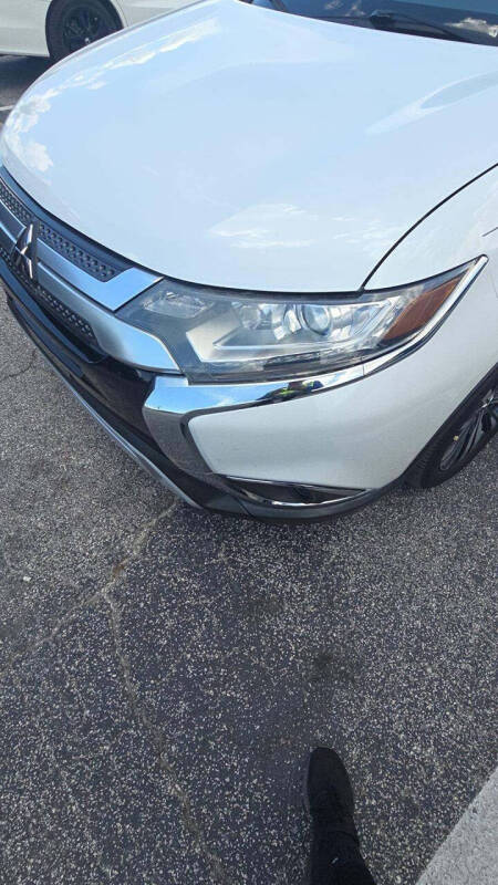 2019 Mitsubishi Outlander ES