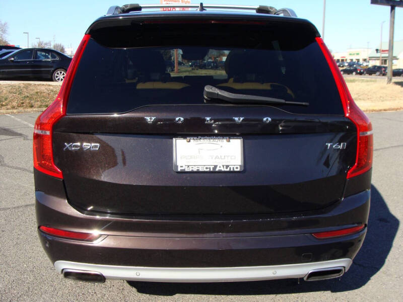 2016 Volvo XC90 T6 Momentum