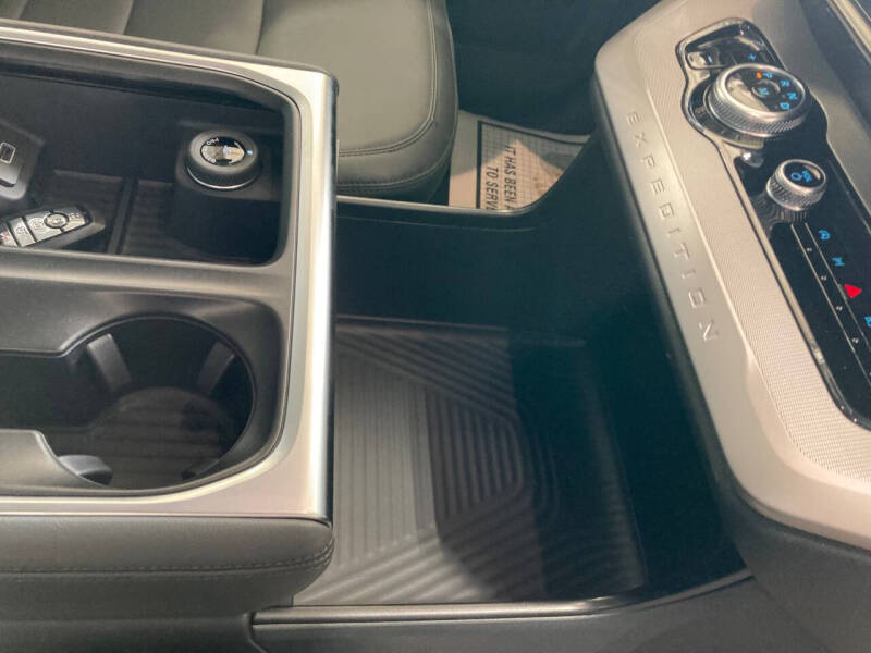 2026 Ford Expedition MAX Active