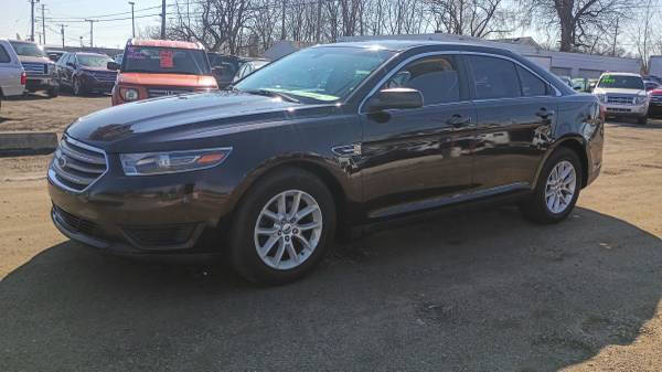2014 Ford Taurus SE