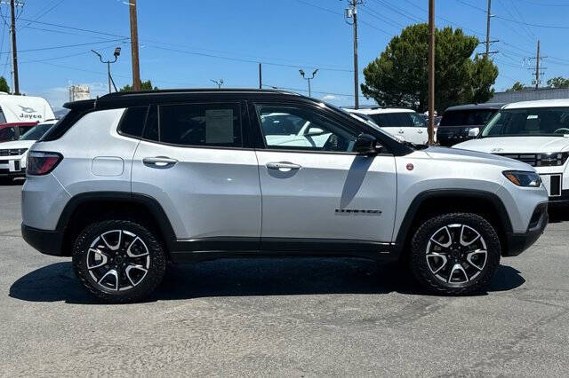 2025 Jeep Compass Trailhawk