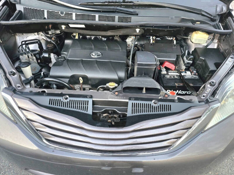 2015 Toyota Sienna LE 7-Passenger