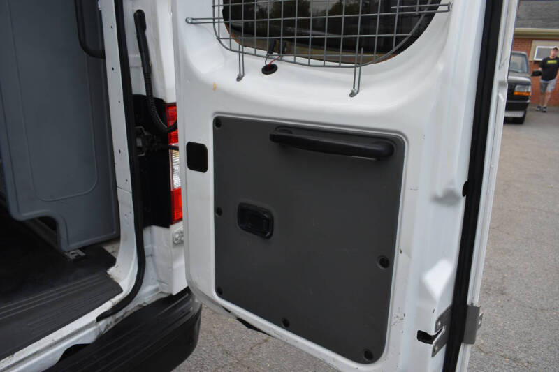 2018 Nissan NV 1500 SV