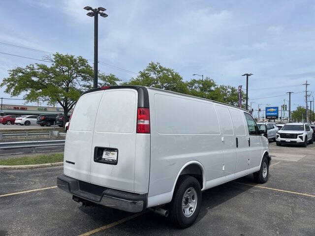 2025 Chevrolet Express 3500