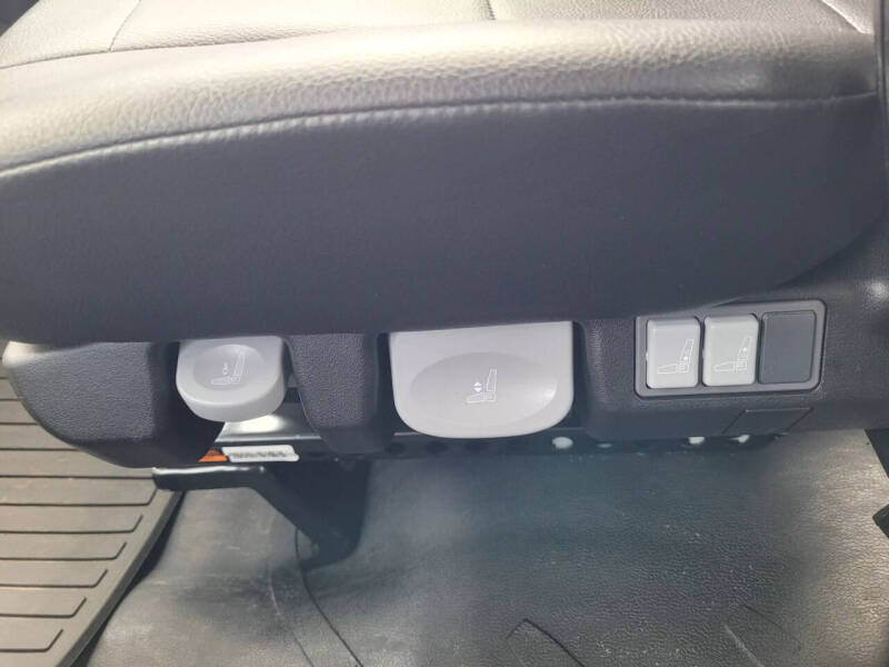 2025 Freightliner M2 106