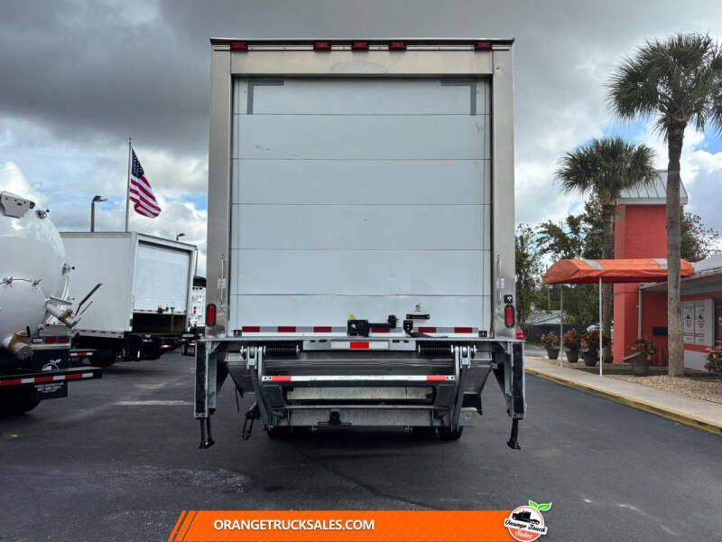 2019 Freightliner M2 106