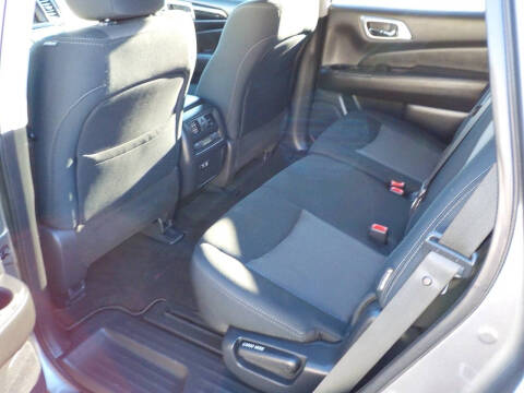 2020 Nissan Pathfinder S