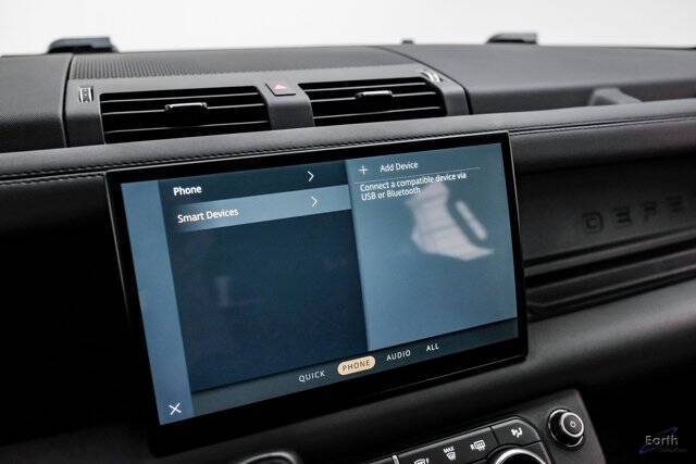 2024 Land Rover Defender 130 P400 X-Dynamic SE