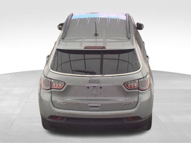 2022 Jeep Compass Latitude Lux