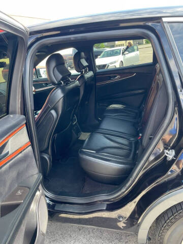 2019 Lincoln Nautilus Select