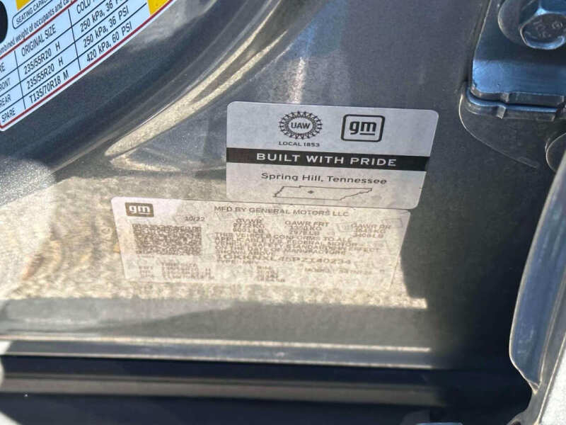 2023 GMC Acadia Denali