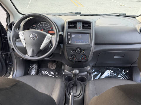 2019 Nissan Versa S Plus