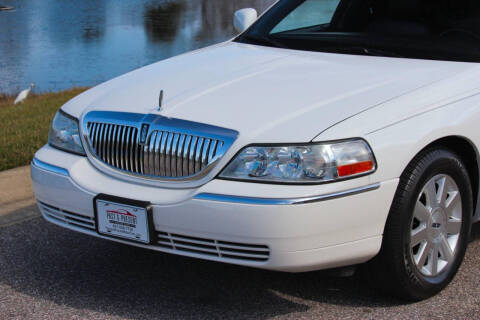 2004 Lincoln Town Car Executive