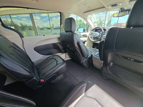 2024 Chrysler Pacifica Touring L