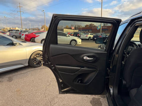 2016 Jeep Cherokee Sport