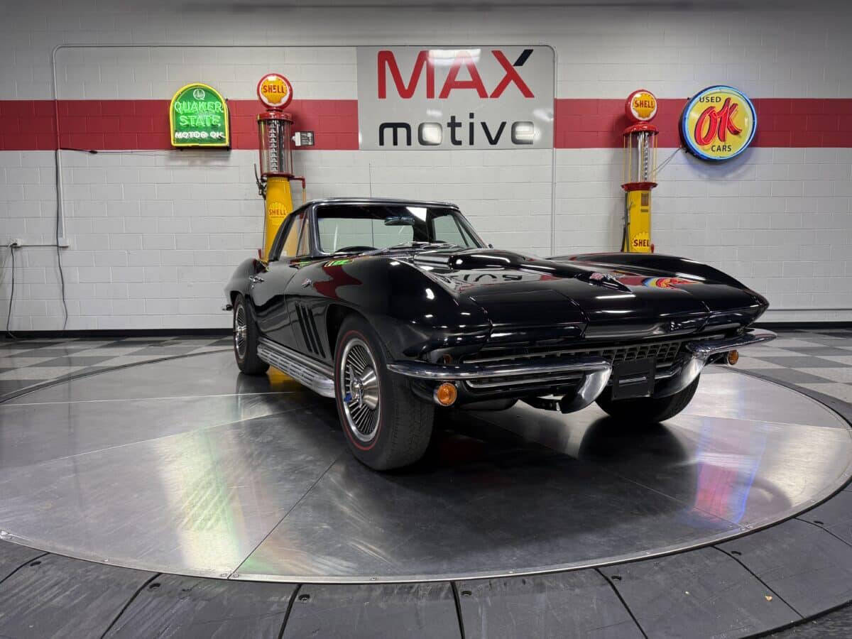 1966 Chevrolet Corvette 35
