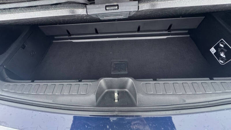 2020 Honda Pilot Touring w/Rear Captain's Chairs