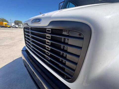 2017 Freightliner M2 106