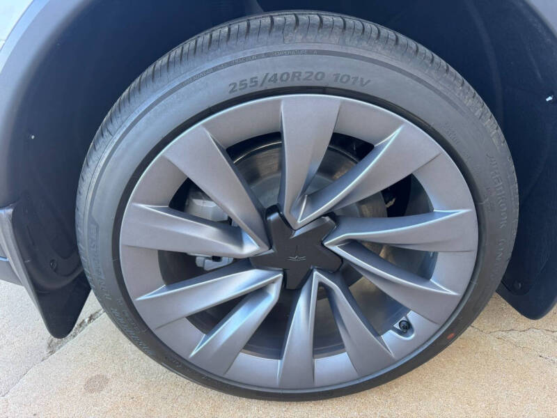 2026 Tesla Model Y Premium