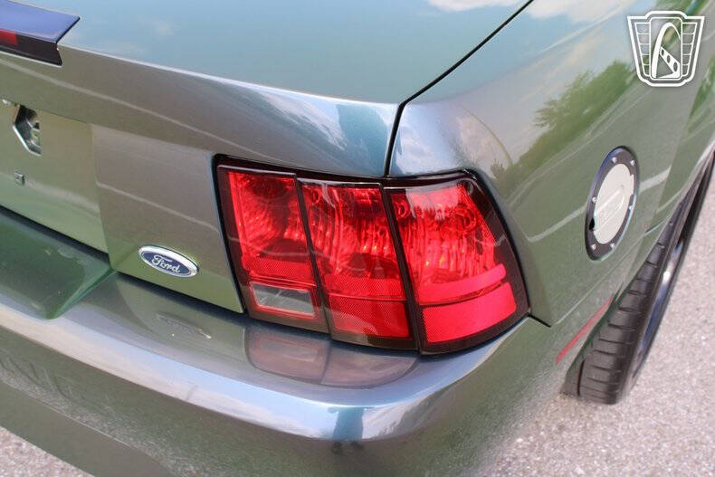 2003 Ford Mustang Mach 1 Premium