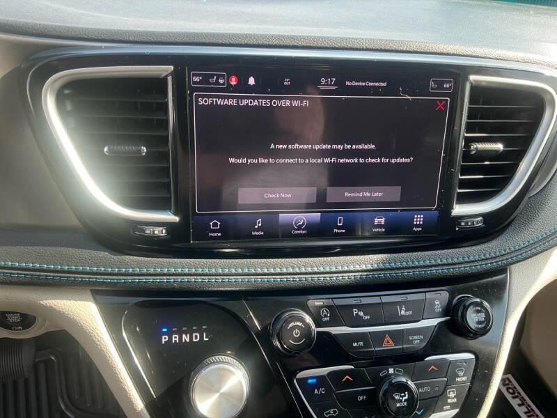 2021 Chrysler Pacifica Touring L