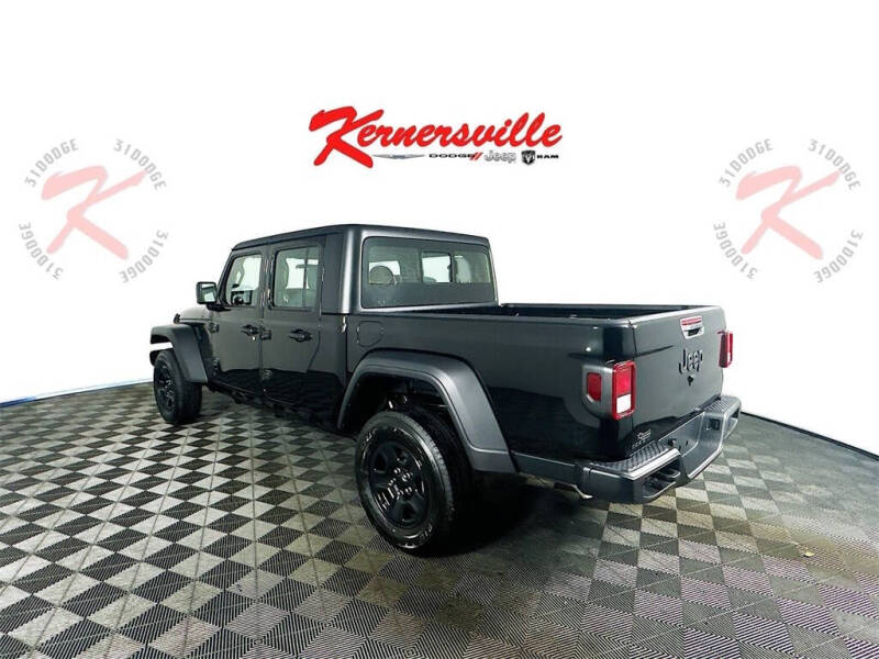 2025 Jeep Gladiator Sport