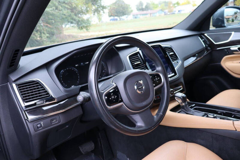 2018 Volvo XC90 T6 Momentum