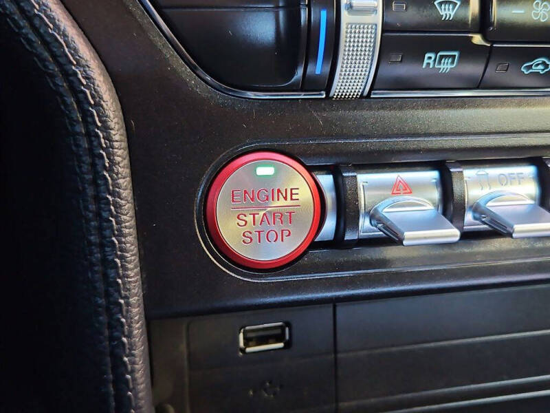 2022 Ford Mustang EcoBoost