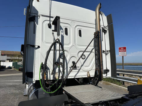 2020 Freightliner Cascadia