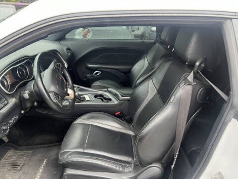 2015 Dodge Challenger SXT Plus