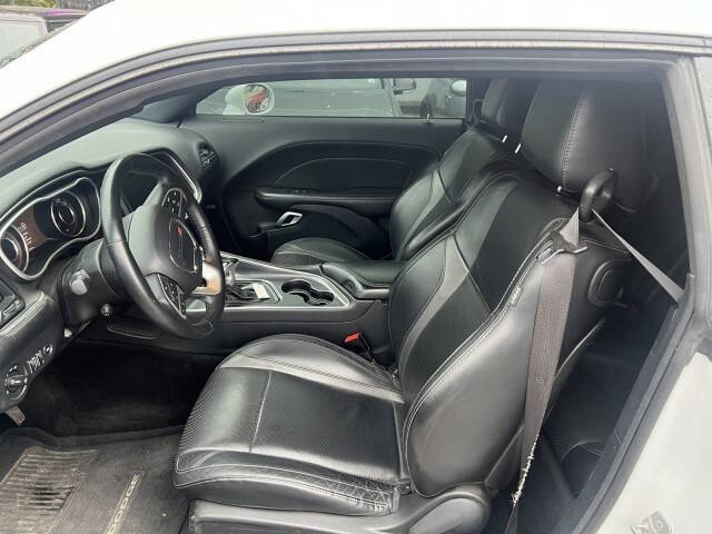 2015 Dodge Challenger SXT Plus