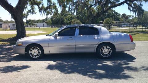 2006 Lincoln Town Car for sale at Gas Buggies in Labelle FL
