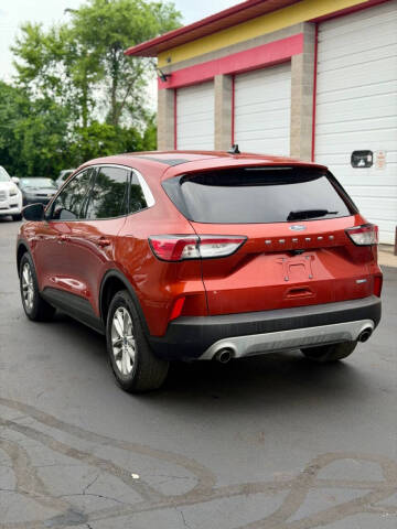 2020 Ford Escape SE
