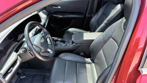 2024 Cadillac XT4 Luxury