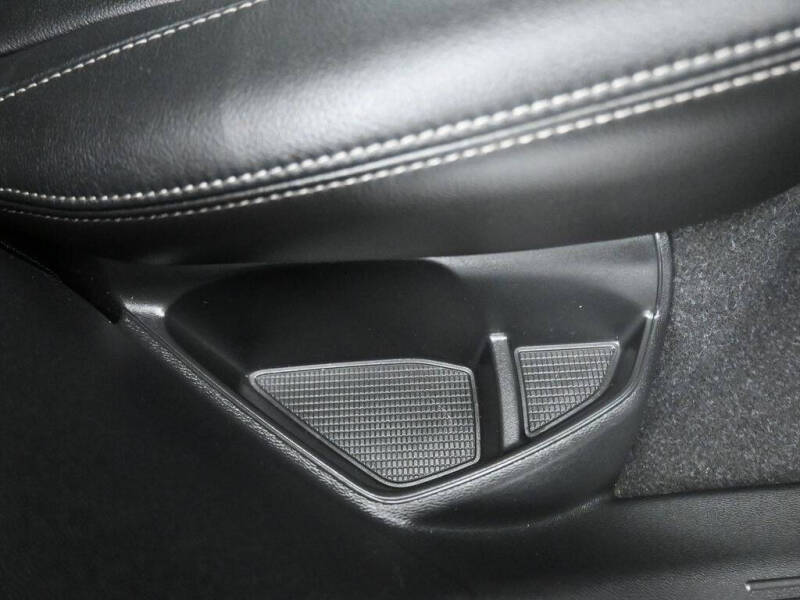 2021 Volvo XC40 T5 Momentum