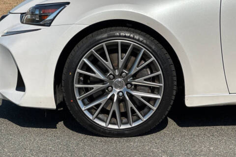 2017 Lexus IS 200t