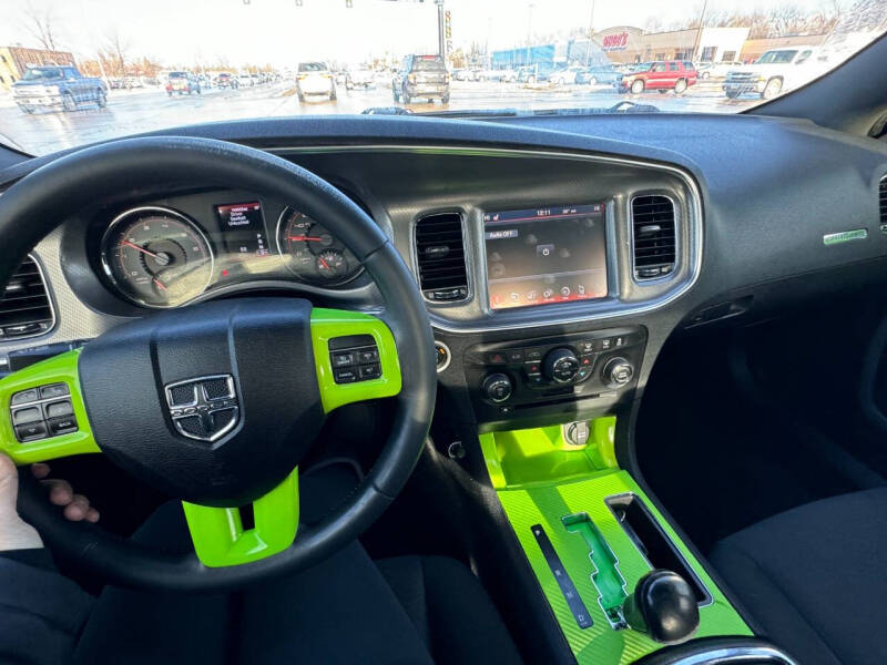 2013 Dodge Charger R/T photo 5